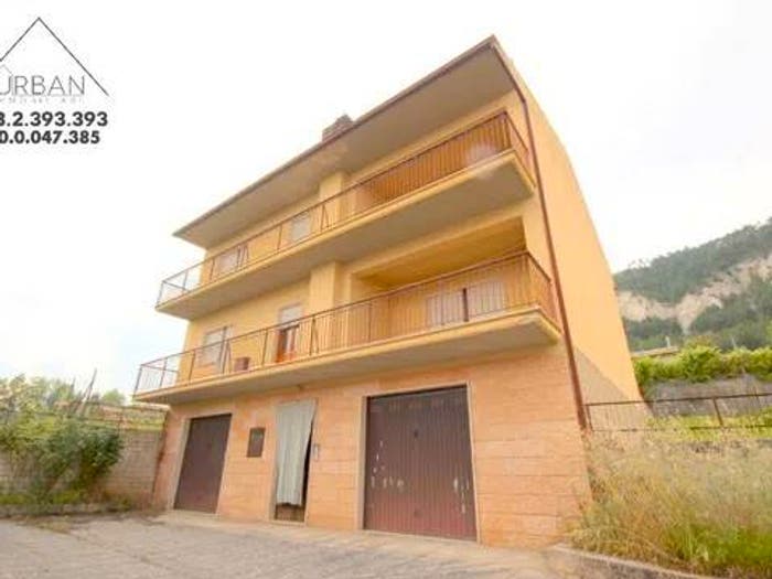 Appartamento con 6 locali in vendita in Via Colle Rosso, Centro, Pizzoli