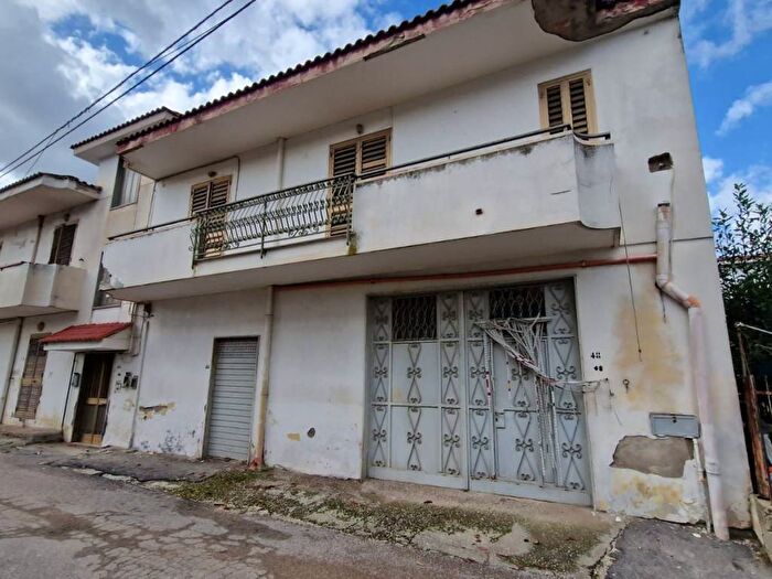 Casa con 6 locali in vendita in Via Trivice d'Ossa, Centro, Camposano