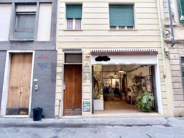 Appartamento quadrilocale in vendita in Via Ridolfi, Centro Storico, Empoli