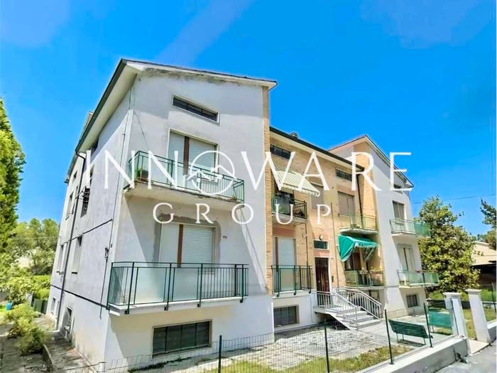 Appartamento con 6 locali in vendita in Via Bruno Tano, Sforzacosta, Macerata
