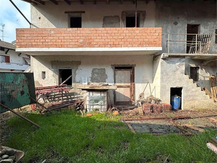 Casa con 5 locali in vendita in Centro, Momo