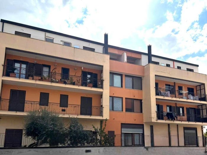 Appartamento quadrilocale in vendita in Via Lima, Maddaloni