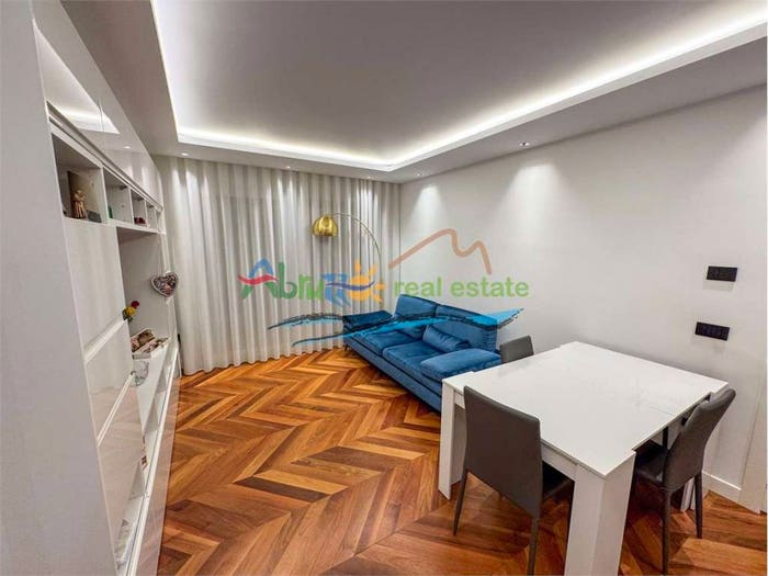 Appartamento quadrilocale in vendita in Via Minghetti, Piazza Salotto Corso Umberto, Pescara