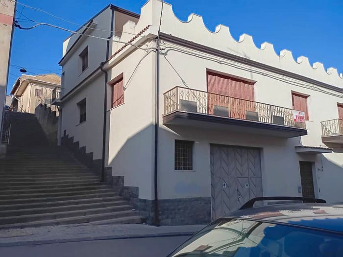 Casa con 6 locali in vendita in Via Don Luigi Sturzo, San Cono