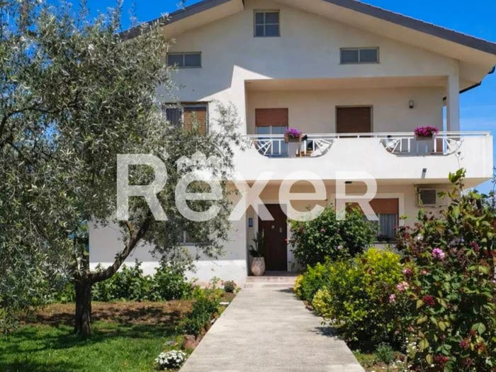 Casa con 5 locali in vendita in Via Villa Consalvi, Crecchio