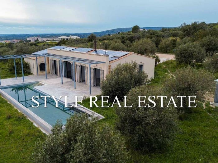 Casa con 5 locali in vendita in Noto