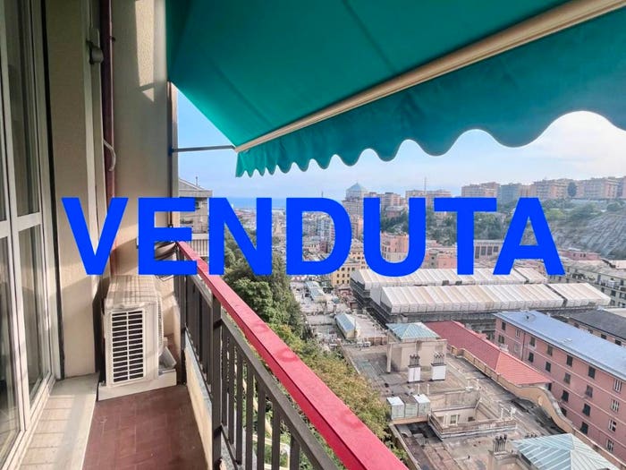 Appartamento trilocale in vendita in Via Forlì, Dinegro, Genova