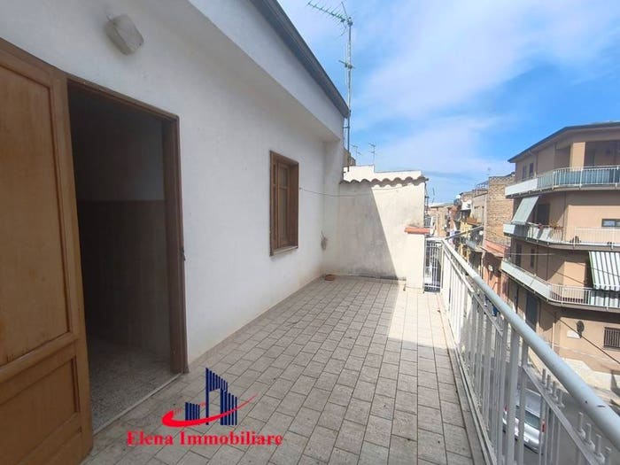 Casa con 6 locali in vendita in Via Caporale Stefano Garrisi, Semicentro, Alcamo