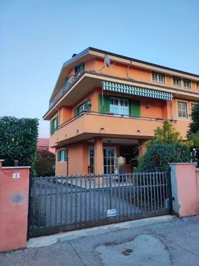 Casa quadrilocale in vendita in Via Bra, Centro, Caraglio
