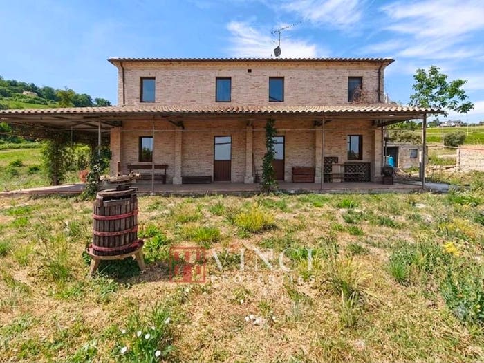 Casa con 6 locali in vendita in Petritoli