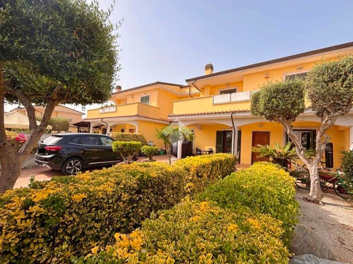 Casa quadrilocale in vendita in Via rea silvia, Villa Claudia, Anzio