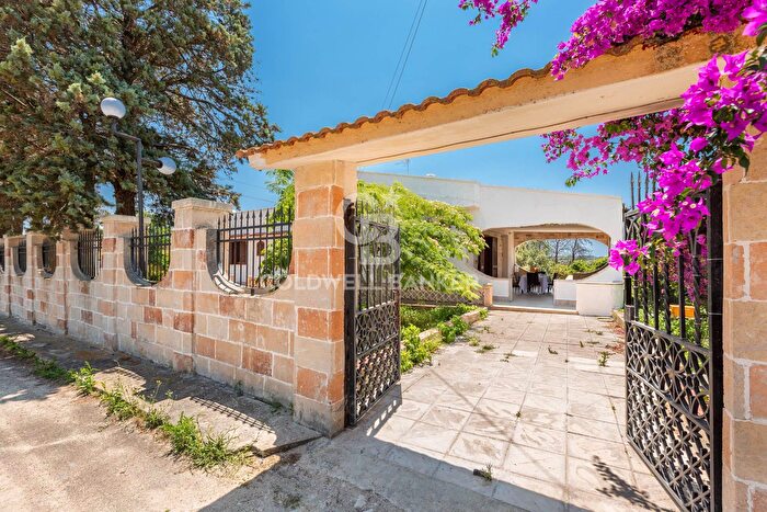 Casa con 5 locali in vendita in Via Laura Bassi SNC, Porto Cesareo