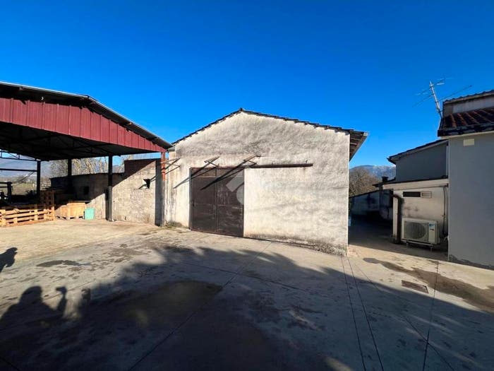 Casa quadrilocale in vendita in VIA MEZZANOTTE, Cassino