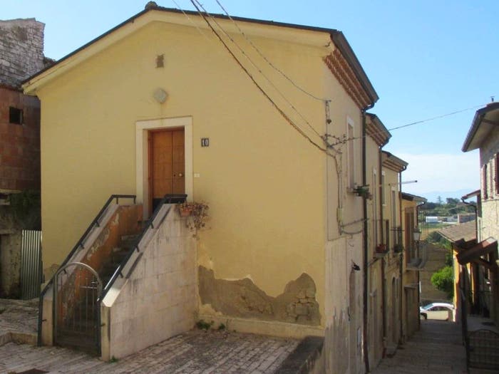 Appartamento trilocale in vendita in Corso Padre Pio, Pietrelcina