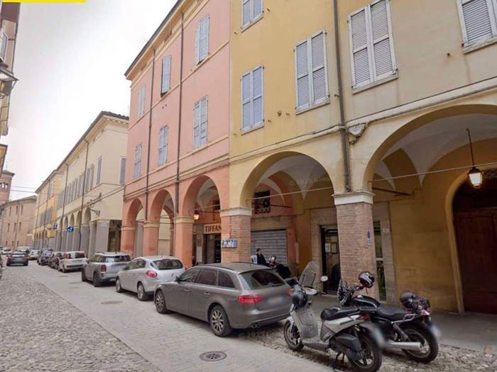Appartamento con 5 locali in vendita in via canalino, Centro Storico, Modena