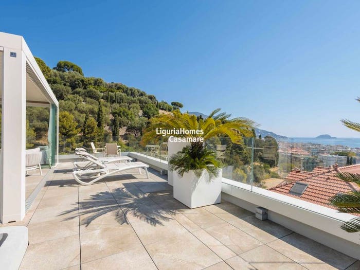 Casa con 5 locali in vendita in Via Luigi Borri, Fenarina Via Neghelli Collina di Ponente, Alassio