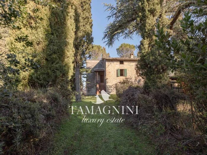 Casa con 6 locali in vendita in Cetona
