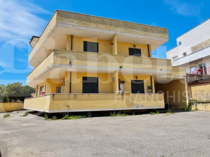 Appartamento trilocale in vendita in Viale Marino, Tor San Lorenzo Nuova California, Ardea