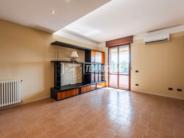 Appartamento quadrilocale in vendita in Via Giuseppe Verdi B, Centro, Castelvetro di Modena