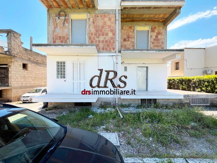 Appartamento trilocale in vendita in Via Eugenio Curiel, Marconia, Pisticci