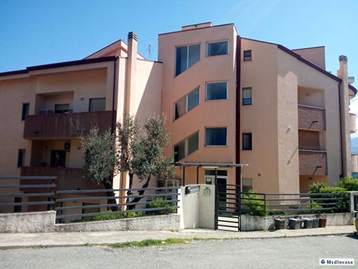 Appartamento quadrilocale in vendita in Via Enzo Stancati, Acquedotto, Cosenza