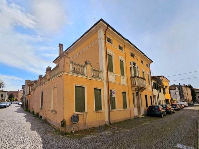Casa con 6 locali in vendita in VIA NAZARIO SAURO, Centro, Montagnana