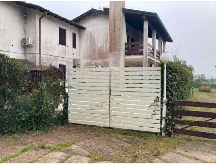 Casa quadrilocale in vendita in Viale Raffaello Sanzio, Lido di Spina, Comacchio