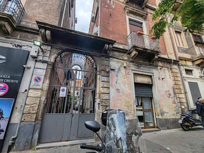 Casa con 6 locali in vendita in Via Plebiscito, Palestro, Catania