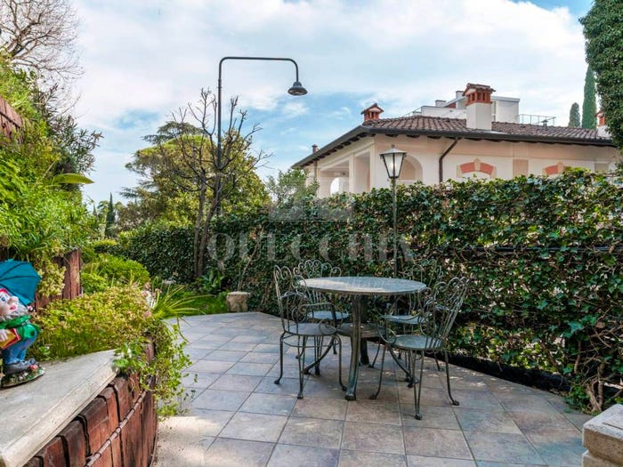 Casa trilocale in vendita in Viale dei Colli, Centro, Gardone Riviera