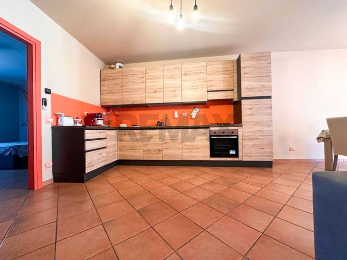 Appartamento trilocale in vendita in Entroterra, Desenzano del Garda