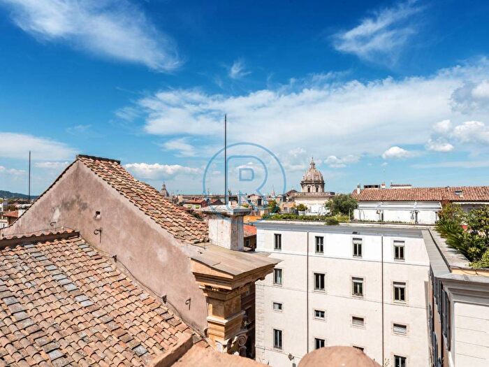 Appartamento con 6 locali in vendita in Via della Trinità dei Pellegrini, Ghetto Portico d'Ottavia, Roma