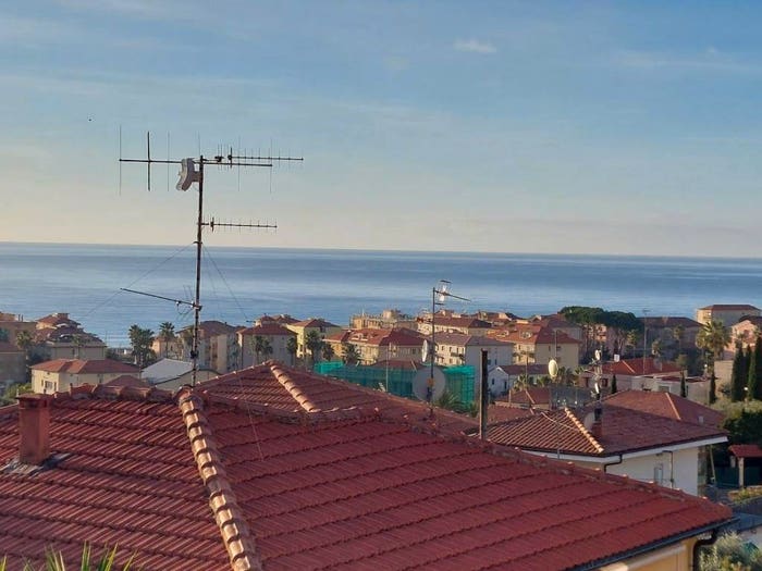 Casa con 6 locali in vendita in Via Villaggio del Sole, Borgio, Borgio Verezzi