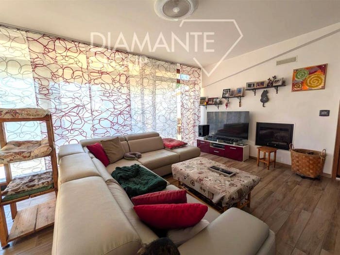Casa con 6 locali in vendita in Ferretto, Castiglione del Lago