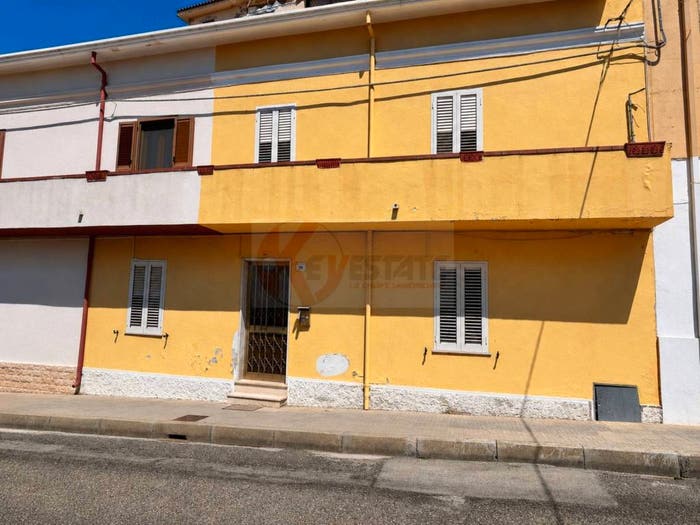 Casa con 6 locali in vendita in via Nazionale, Centro, Posada