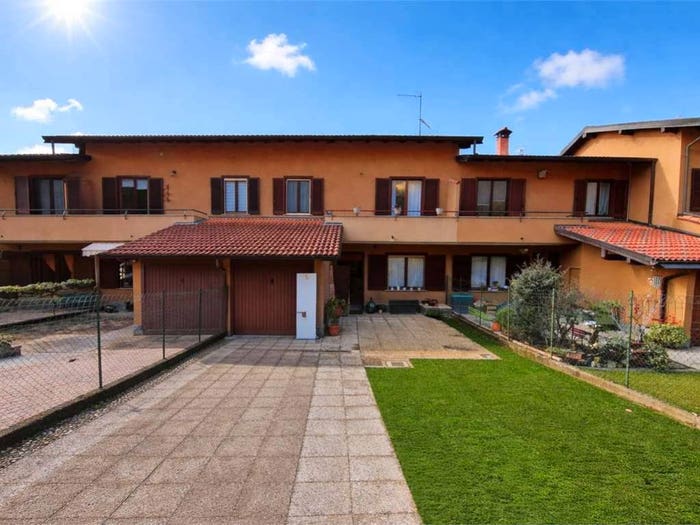 Casa con 6 locali in vendita in Via Aspromonte, Cocquio, CocquioTrevisago