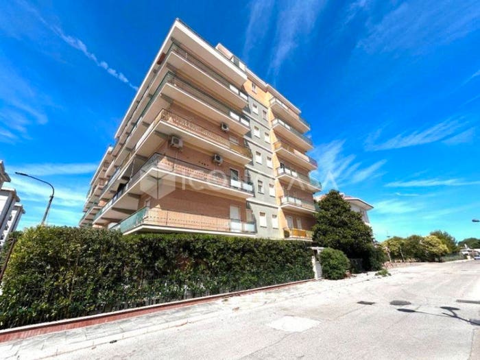 Appartamento trilocale in vendita in Via Torino, Lido Campomarino, Campomarino