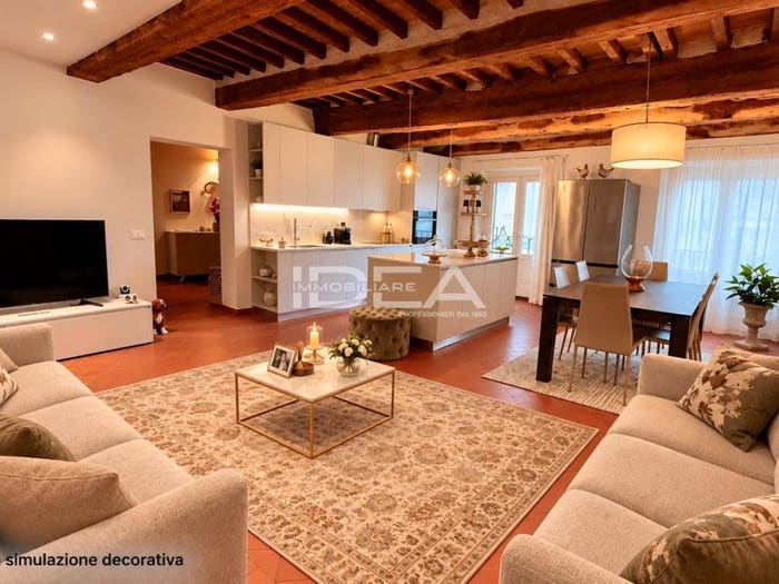 Appartamento con 5 locali in vendita in Via Galli Tassi, Piazza Napoleone San Michele, Lucca