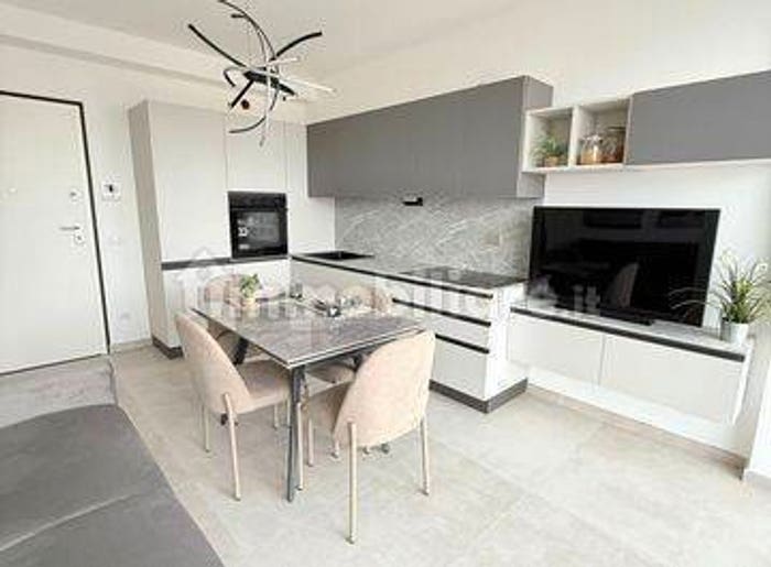 Casa bilocale in vendita in Viale Europa, Centro, Pietra Ligure