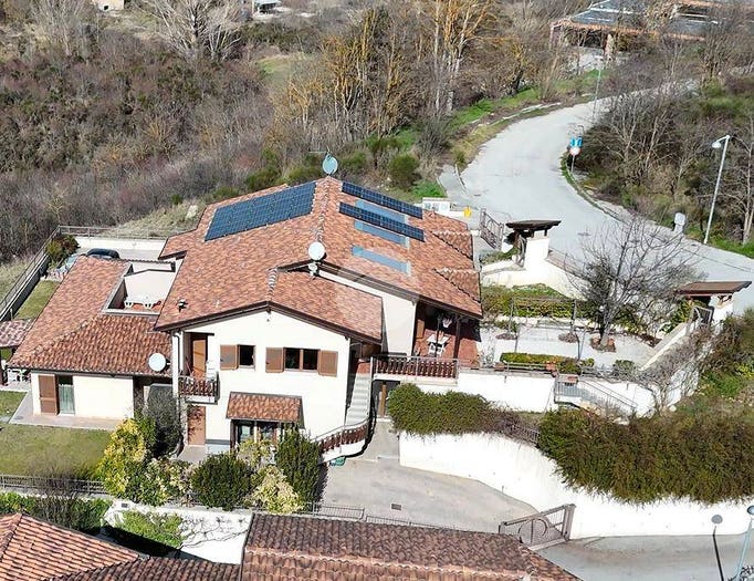 Casa con 6 locali in vendita in Via Bazzanese, Sant'Elia Bazzano, L'Aquila