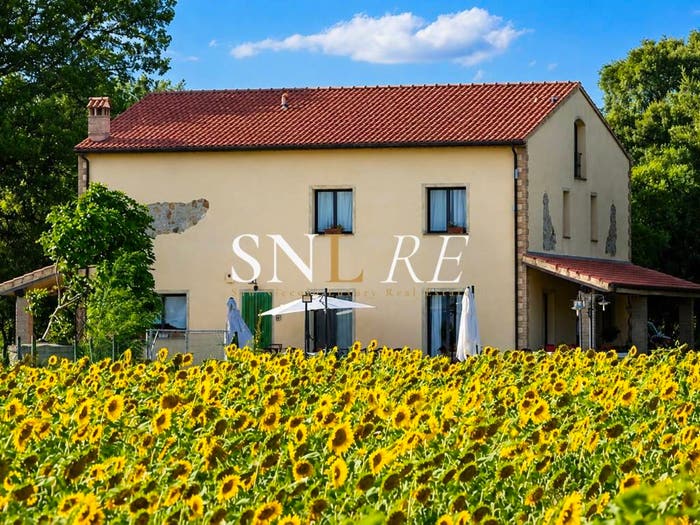 Casa con 6 locali in vendita in Strada Provinciale di Montemassi, Roccastrada