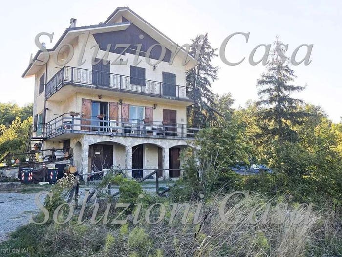 Casa con 5 locali in vendita in Via Circonvallazione, Carrosio