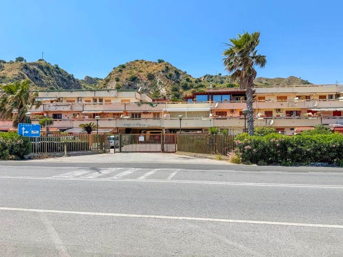 Appartamento quadrilocale in vendita in Strada Statale Orientale Sicula, Santa Margherita Santo Stefano, Messina