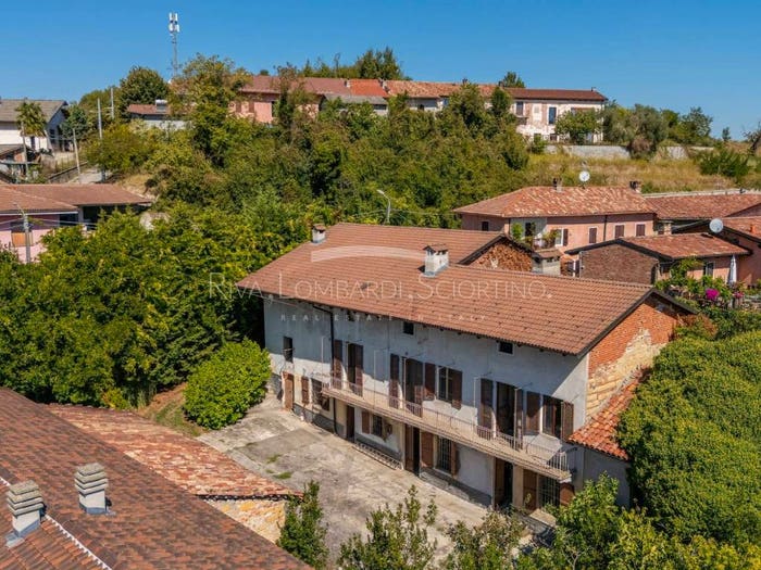 Casa con 6 locali in vendita in Via Camillo Benso Conte di Cavour, Gabiano
