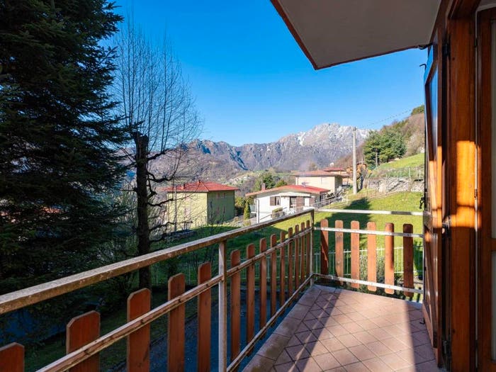 Appartamento trilocale in vendita in Via Piane, Villassio, Gorno