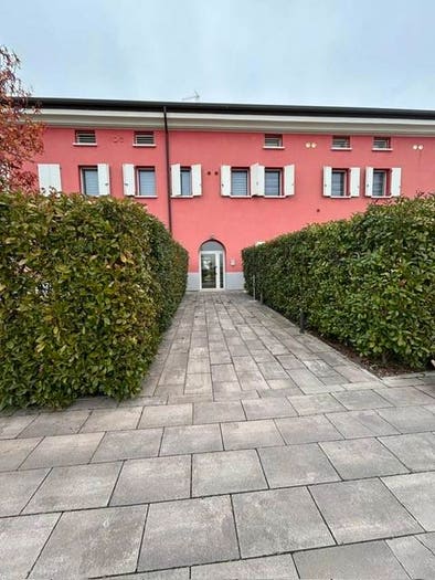 Appartamento trilocale in vendita in Via Navigazione, San Martino, Ferrara