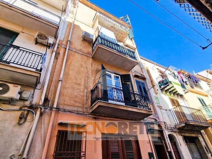 Appartamento trilocale in vendita in Via B Manfredi, Centro, Monreale