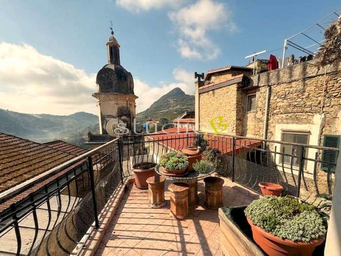 Appartamento con 6 locali in vendita in Piazza Mazzini snc, San Biagio della Cima