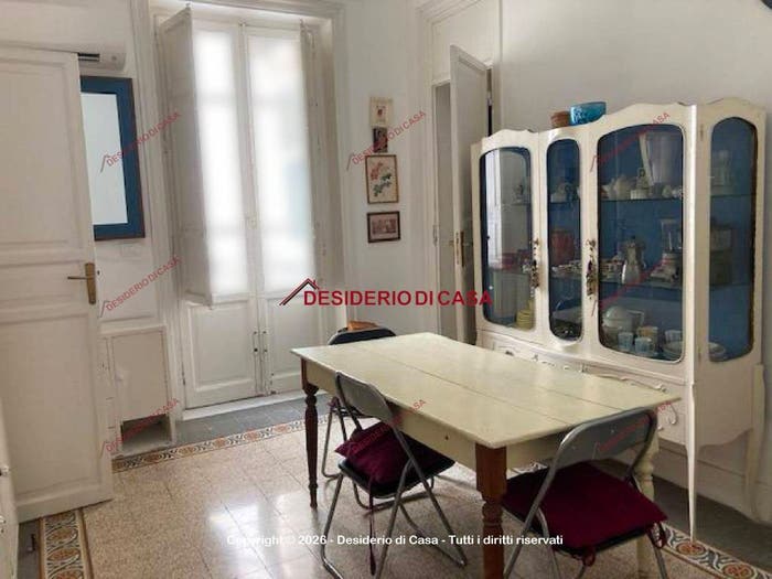 Appartamento con 5 locali in vendita in Via Catania, Politeama Ruggiero Settimo, Palermo