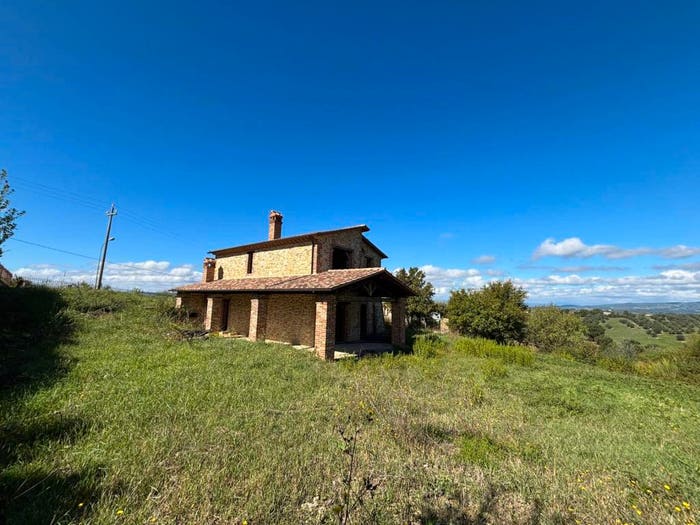 Casa quadrilocale in vendita in Montecchio