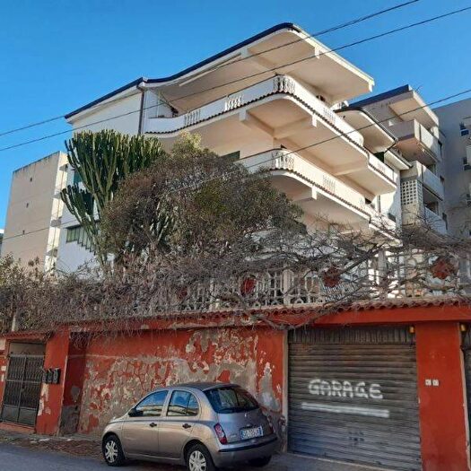 Appartamento trilocale in vendita in Via Sbarre Superiori Diramaz Lombardo, Reggio Calabria